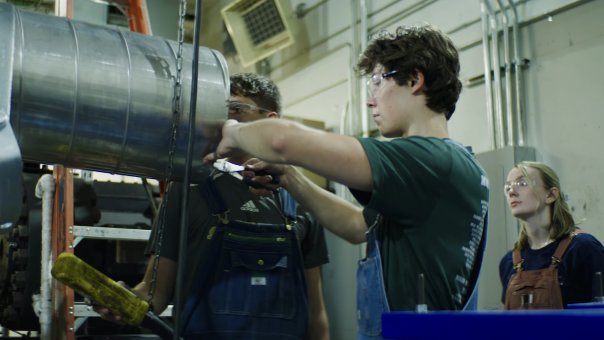 students working in the ben t. zinn combustion lab, aerospace school