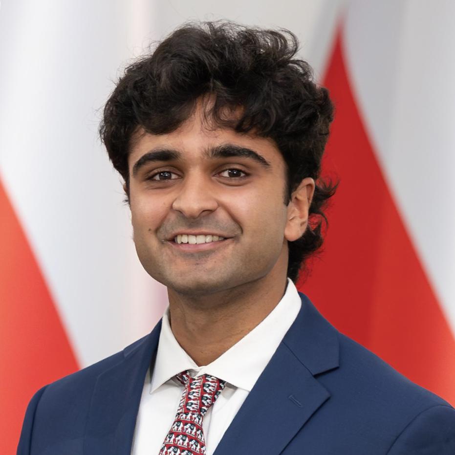 Headshot Siddharth Suratia